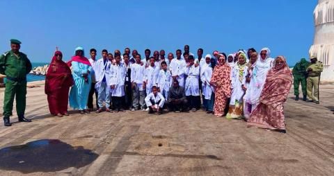 Le Port Autonome de Nouakchott — Port de l’Amitié — a accueilli ce lundi 18 mai 2026 une délégation du ministère de l’Éducation composée d’enseignants ainsi que de 36 élèves primés dans le cadre du Rallye des sciences et des Olympiades de mathématiques.