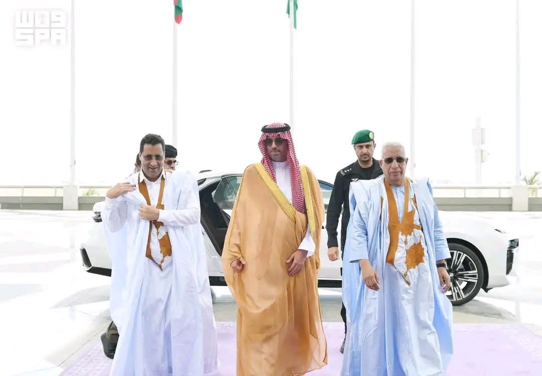 الوزير الأول يصل إلى جدة في زيارة رسمية (صور)