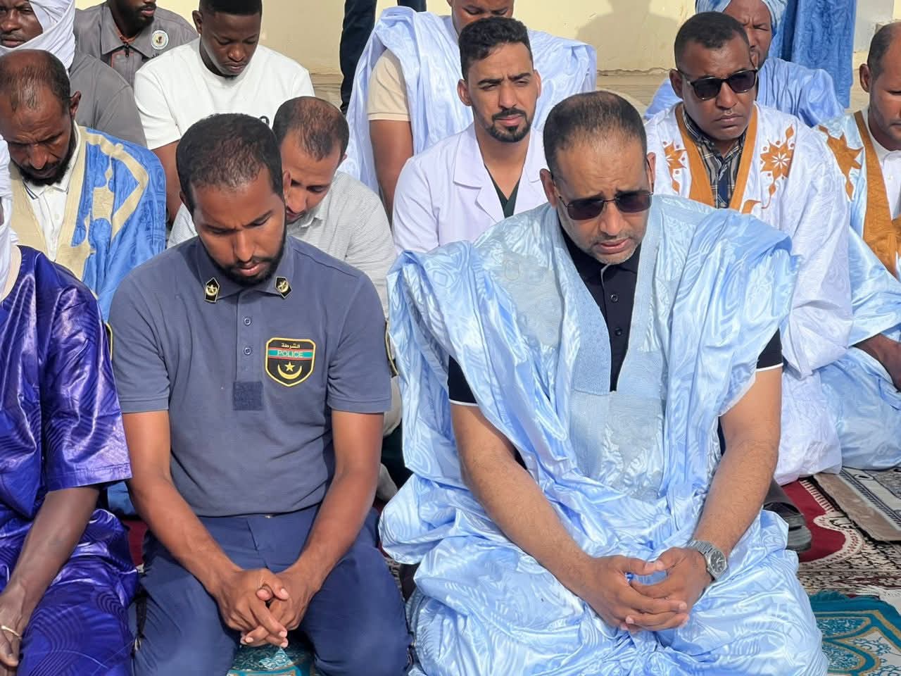 مدير المستشفى الوطني يؤدي صلاة العيد مع العاملين والمرضى