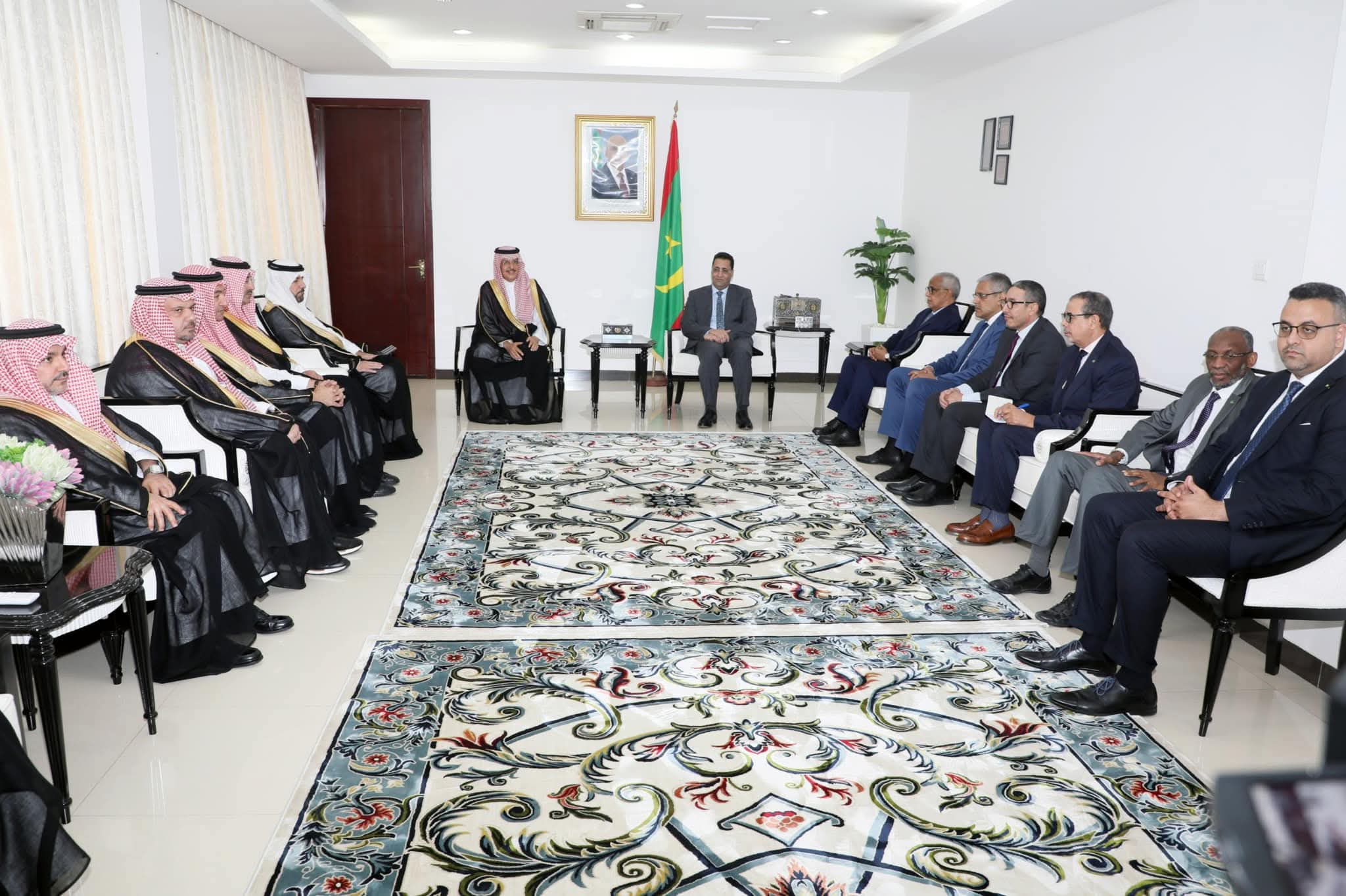 الوزير الأول يبحث تعزيز التعاون مع الصندوق السعودي للتنمية