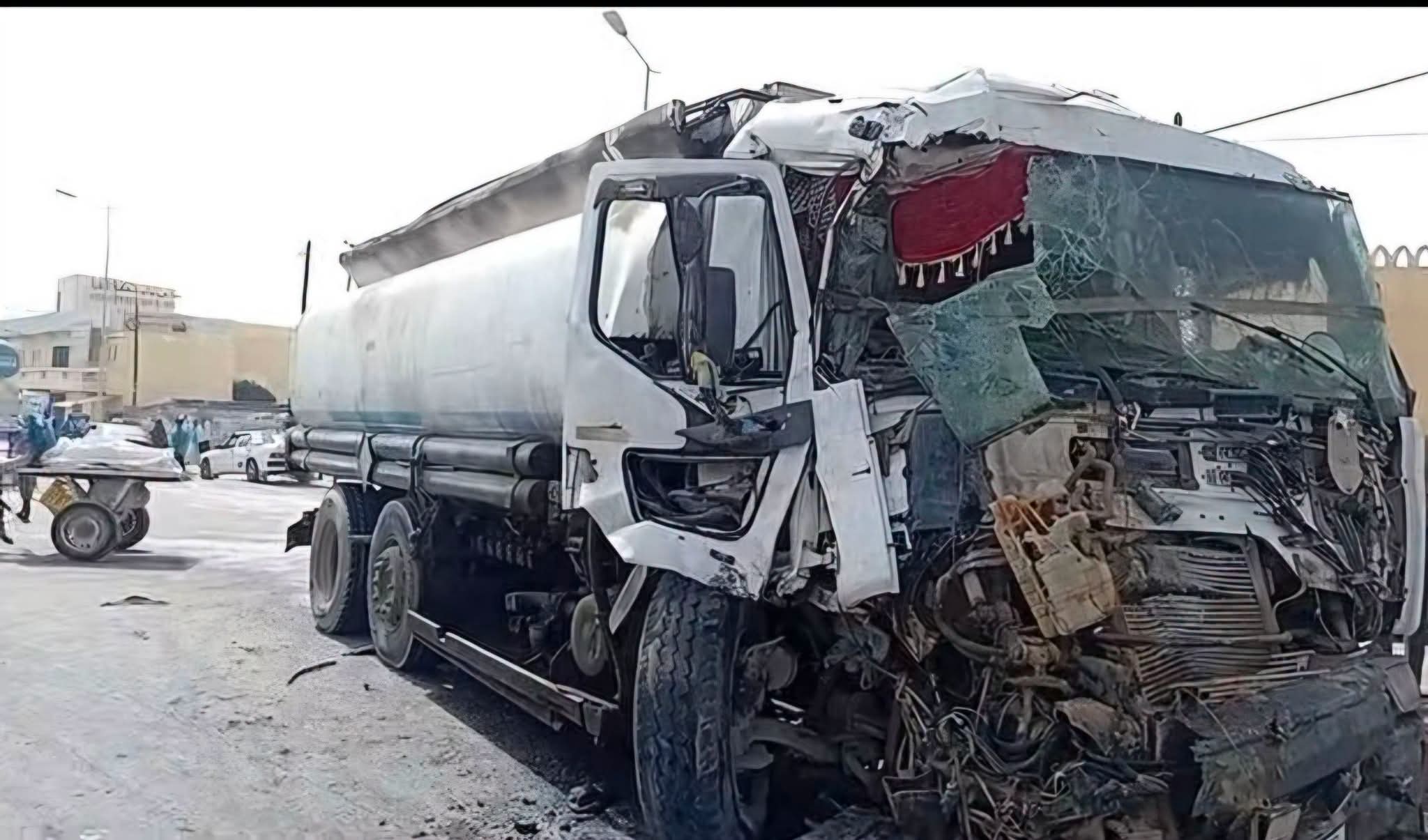 معلومات أولية: تصادم مع عمود كهربائي سبق حادث الشاحنة المشتعلة في بوحديدة