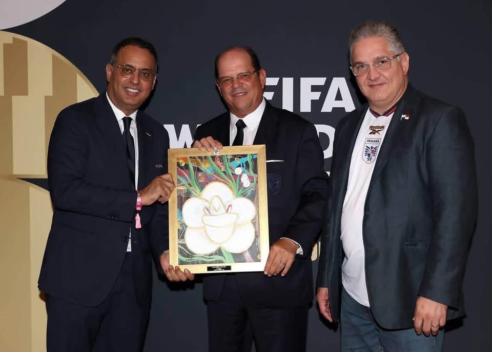 أحمد ولد يحي يترأس مراسم مباراة إنجلترا وبنما في ملعب ميتلايف