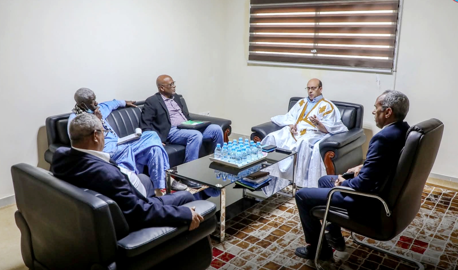 وفد دراسات دولي يطلق تقييم الأثر البيئي لمشروع جرف الأعماق بميناء نواذيبو