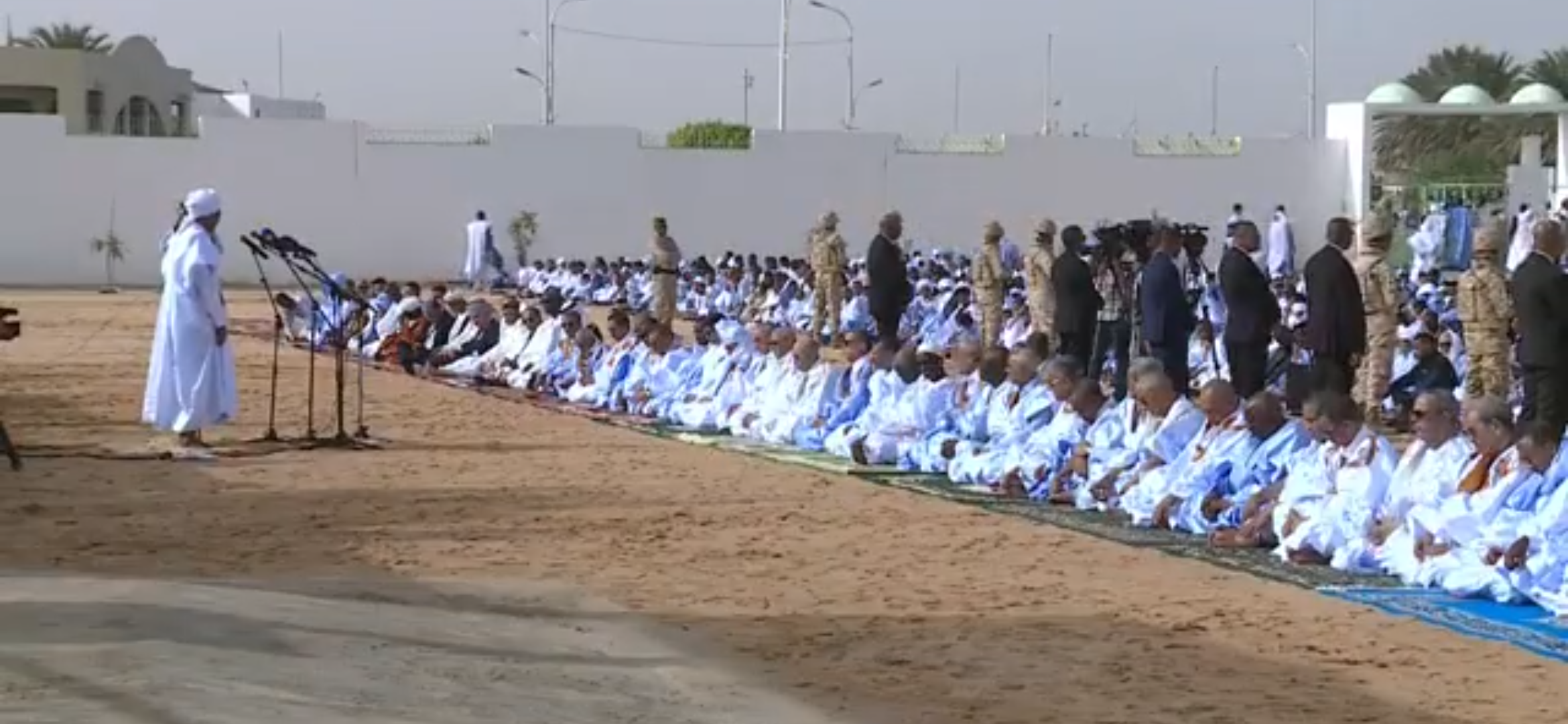 رئيس الجمهورية يؤدي صلاة عيد الأضحى المبارك بالجامع العتيق بنواكشوط